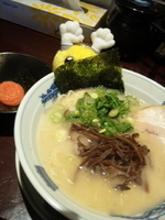 「白らぅめん+クーポンサービス明太子+替え玉」@三代目 ◯助 MARUSUKEの写真