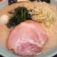 「塩とんこつラーメン並盛 ￥650」@横浜ラーメン とんこつ家 平須店の写真