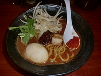 「濃厚豚骨辛麺『山』味玉付き（820円）」@辛麺 真空 町田本店の写真