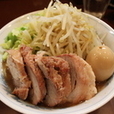 豚増しラーメン・味付玉子・野菜カラメ・カタメ（\950）