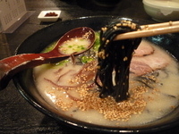 「ら～めん （黒い麺） 480円」@ら～めん屋たつしの写真