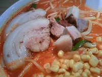 「【夜の部限定】辛味噌らーめん+チャーシュー増し×2+コ-ン（￥7」@麺や のかぜの写真