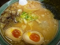 「醤油とんこつめん（790円）」@ラーメン道 徳治郎の写真
