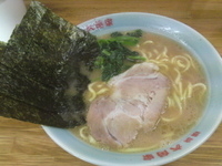 「ラーメン（固め+油少なめ）」@六角家 六角橋本店の写真