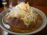 「小ラーメン 600円（麺硬め、ヤサイ・ニンニク・カラメ）」@ラーメン二郎 亀戸店の写真