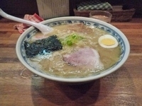 「濃厚鶏豚スープ らーめん750円」@必勝軒の写真