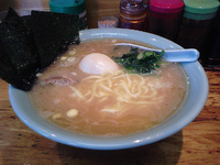 「塩ラーメン中盛+味玉（750円+100円）」@菊地家の写真