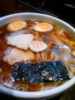 「ワンタン麺+味玉（クーポンサービス）」@中華蕎麦 金魚の写真