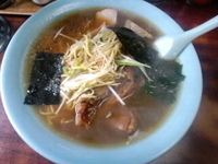 「ネギなんこつラーメン（中）」@ラーメンショップ 大神保店の写真
