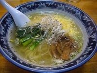 「黒コショーとチーズの塩ラーメン（800円）」@くらまの写真