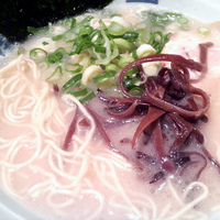 「白らぅめん（バリカタ）￥670 + ランチサービス半ライス」@三代目 ◯助 MARUSUKEの写真