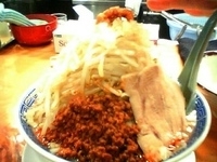 「うま辛麺/ヤサイ増し・タマネギ多目（￥780）」@山勝角ふじ 新松戸店の写真