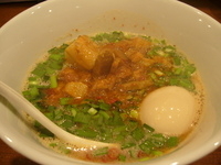 「とんこつ台湾（並）+煮玉子」@豚のらーめん 弐番手の写真