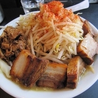 「ラブメン豚増し・ニンニク一味 830円」@音麺酒家 楽々の写真