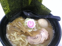 「味玉ラーメン（麺少なめ・替りに海苔2枚） 700円」@らーめん 成都の写真