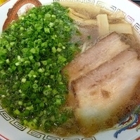 「尾道ラーメン（ネギトッピング）」@本場尾道ラーメン鳶の写真