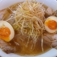 「ねぎラーメン（味付玉子トッピング）」@喜多方ラーメン 坂内 浅草店の写真