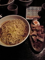 「特製まぜそば（辛 うま味）800円 もちもち麺」@オリオン食堂の写真