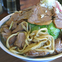 「飛優雅麺+大盛+ちゃーしゅー+野菜」@らーめん和屋の写真