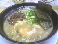 「とんこつら～めん+小ごはん」@黒門屋らーめん TOKYO STYLE 高田馬場・東京本店の写真