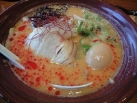 「赤+味玉（1050円）」@博多 龍ノ髭 宇都宮店の写真