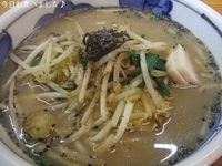 「つるランチ（つるらーめん、紫蘇ぎょうざ、ごはん、漬物で800円）」@丹頂の写真