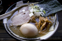 「特製煮干ラーメン」@すごい煮干ラーメン凪 新宿ゴールデン街店 本館の写真