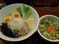 「バランスセット（塩らーめん+味玉+白髪ねぎ+岩のり増量、ツナ玉飯」@富志夢の写真