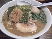 「喜元門（バラ肉チャーシュー） 720円 麺大もり 100円 味玉」@喜元門 本店の写真