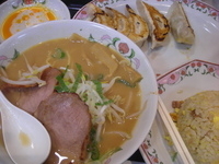 「王将ラーメンセット945円」@餃子の王将 新橋駅前店の写真