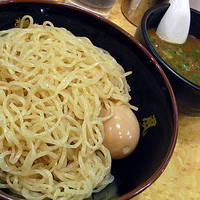 「つけ麺（半熟玉子入り） 600円」@博多風龍 池袋西口店の写真