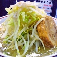 「ラーメン（ヤサイニンニクアブラ）」@ラーメン 龍郎の写真