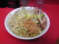 「汁なし小（600円）+ぶたマシ（100円）+ヤサイ・魚粉（コール」@ラーメン二郎 環七一之江店の写真