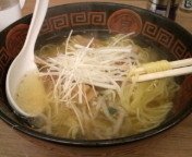 「塩もつそば790円」@もつの屋 足立車検場前店の写真