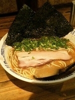 「豚骨醤油ラーメン600円」@狼の家の写真