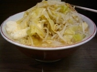 「小豚+粉チーズ」@ラーメン二郎 横浜関内店の写真