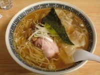 「ワンタンメン大盛り」@中華そば おかめの写真