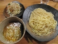 「つけ麺 中盛 720円 + やさい 100円」@つけ麺屋 やすべえ 渋谷店の写真