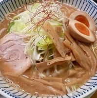 「みそまる（半熟玉子トッピング）」@博多まるきんラーメン 金町店の写真
