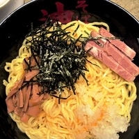 「油そば（大盛り） + すりニンニクトッピング」@東京油組総本店 赤坂見附組の写真