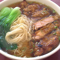 「排骨麺、大盛（900円）」@東林の写真