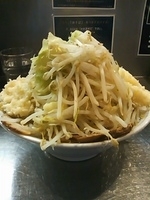 「塩らーめん（ヤサイ・ニンニクマシマシ・アブラ）」@らーめん大 大久保店の写真