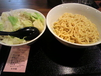 「肉つけそば 950円 + 野菜 100円」@らーめん なか星 茗荷谷店の写真