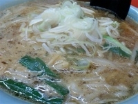 「みそラーメン 680円+サービスライス」@ラーメンハウス すえちゃんちの写真