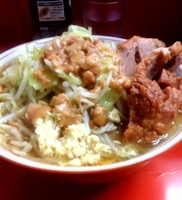 「大ラーメン豚5枚入り+ニンニク+あぶら」@ラーメン二郎 環七一之江店の写真