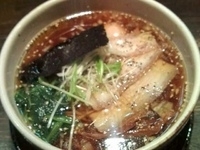 「醤油らーめん（780円）+味玉（クーポン）」@屋台らーめん 鷹流 高田馬場店の写真