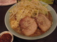 「あかつき麺大盛り（400グラム）+辛玉（辛えび味噌）」@麺や あかつきの写真