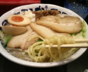 「千寿そば全部入り1090円」@ラーメンかいとの写真