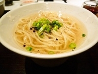 「黒胡椒と小葱を散らした極上黄金スープ麺」@文菜華の写真