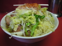 「小豚（ヤサイ、ニンニク、アブラ）」@ラーメン二郎 桜台駅前店の写真